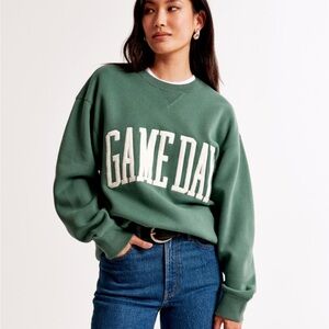 Abercrombie & Fitch Green Crew Neck Sweater